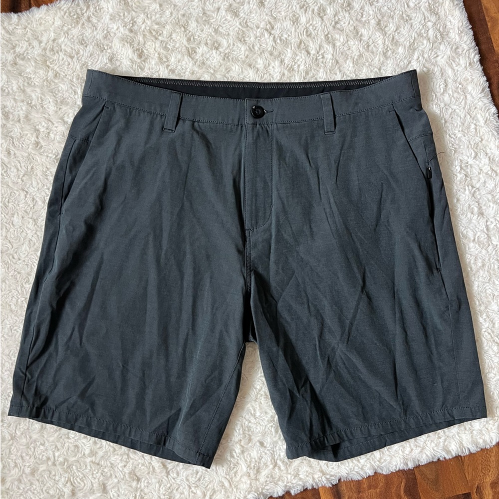 Vuori Men's Grey Shorts